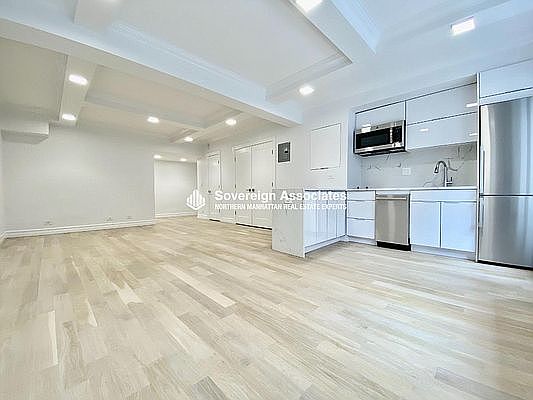 1st image of 5 Tudor City Pl #B202