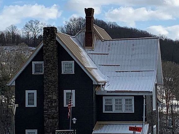 2nd image of 613 Wood St