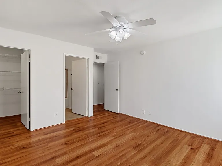 1619 S Bentley Ave — Photo 15