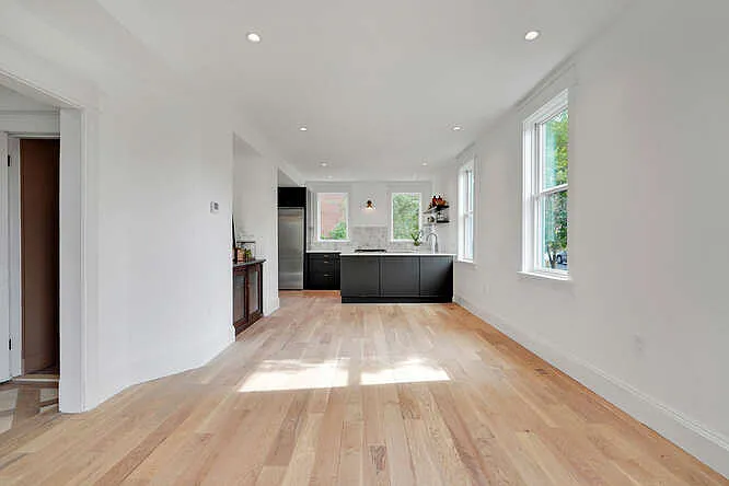 4 bed, 3.5 bath, 1900 sqft, $5,300 — Photo 3