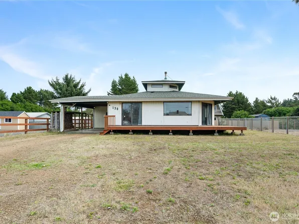 130 Sand Dune Avenue SW, Ocean Shores, WA 98569