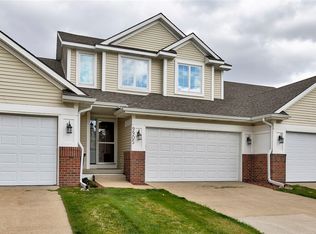 9905 Sunflower Pl, Johnston, IA 50131