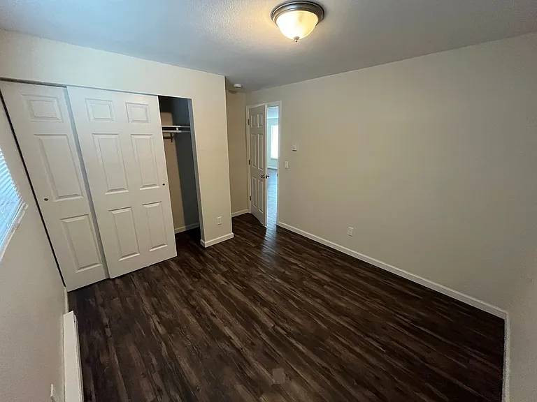 110 Stanford Dr — Photo 11