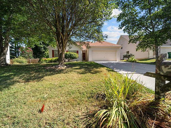 3rd image of 10160 Highgate Cir