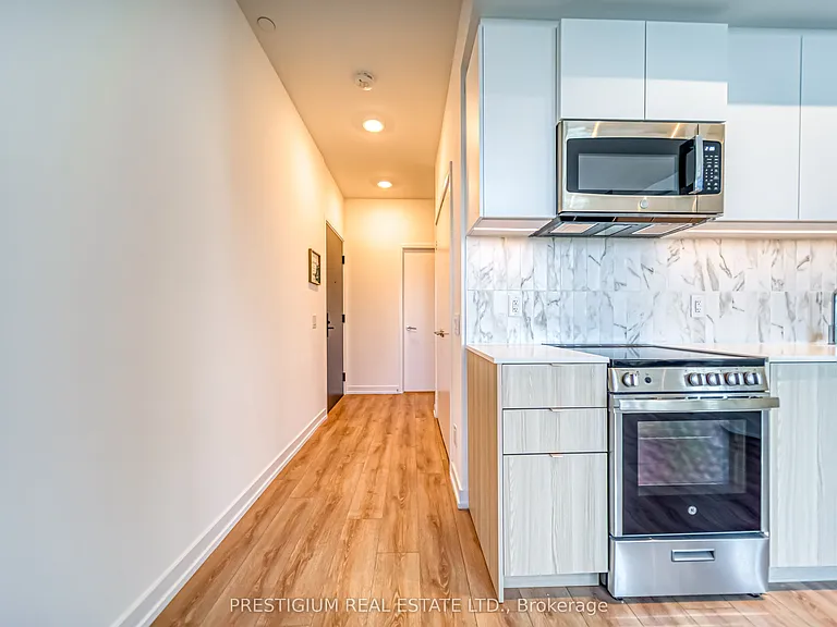 500 Dupont St #303 — Photo 22