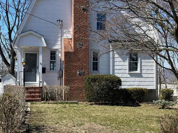 95 Macarthur Ln, Tarrytown, NY 10591