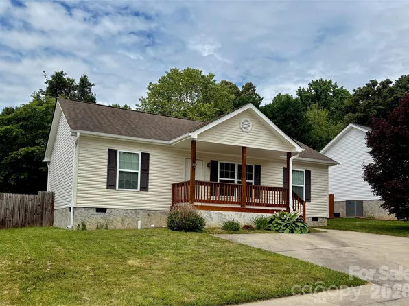 95 Newberry Dr, Fletcher, NC 28732