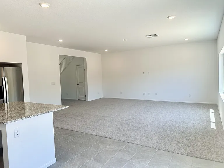 5595 Erindale Terrace Ave — Photo 2
