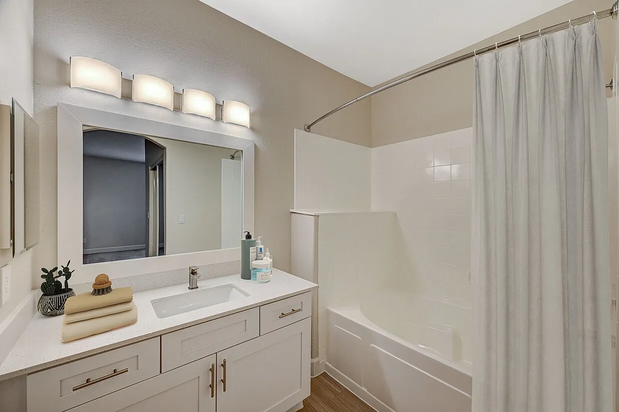 Spanish Ridge Apartments — Photo 3