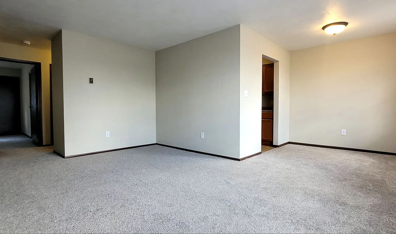 Sanlor Apartments — Photo 2