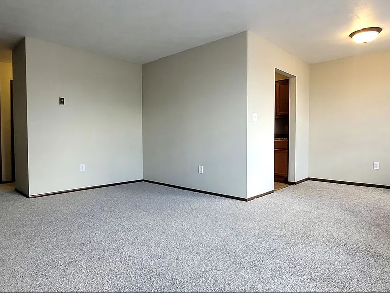 Sanlor Apartments — Photo 4