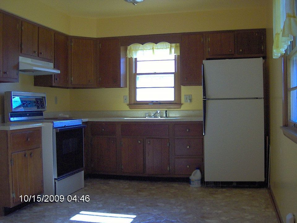 large eat in kitchen