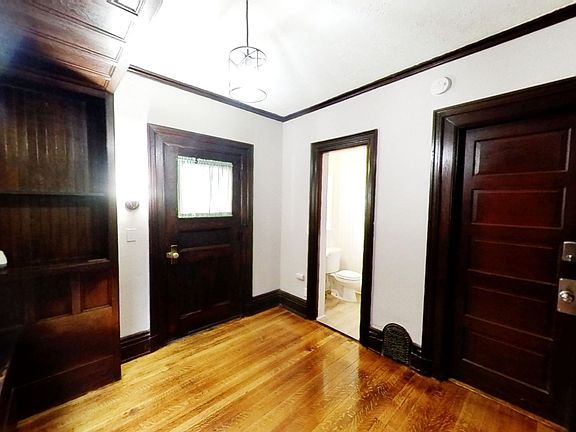 3rd image of 400 Oxford St #S01