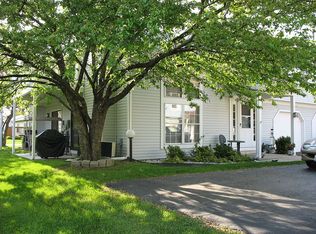 1225 Clematis Dr, Streamwood, IL 60107