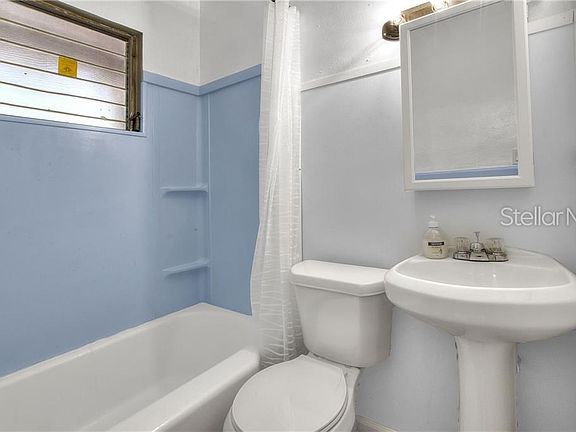 4th image of 407 1/2 W Park St