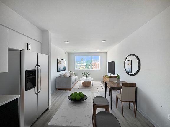 5th image of 10824 Blix St #306