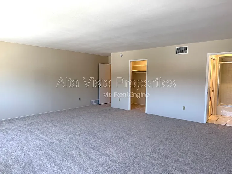 12480 Escala Ln — Photo 32