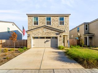 1164 Granite Dr W, Madera, CA 93636
