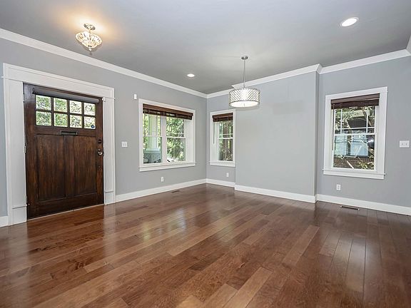 3rd image of 936 S Weller Avenue