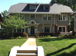 6 Morningside Dr, Kansas City, MO 64113