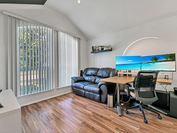 5th image of 21586 Kings Bend Dr