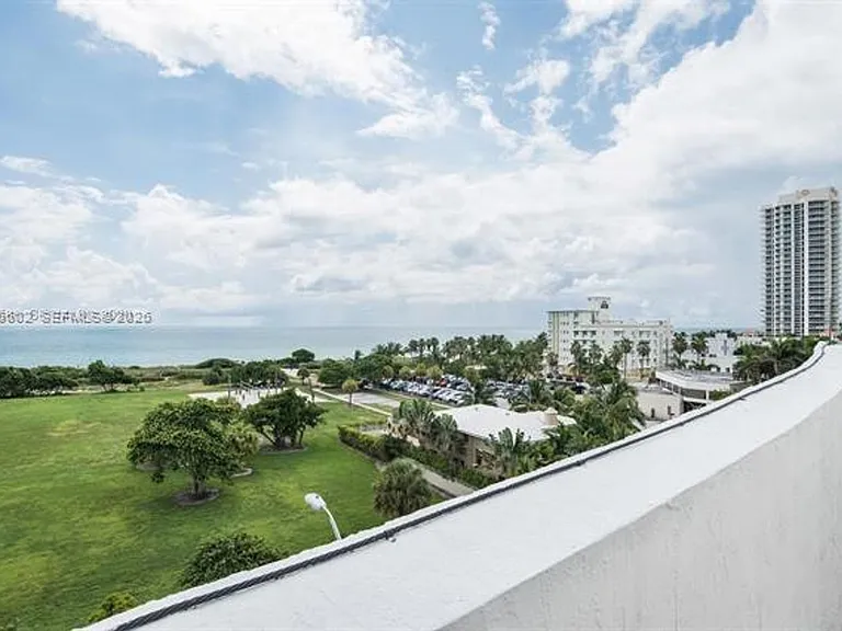 7600 Collins Avenue Cu #712 — Photo 8