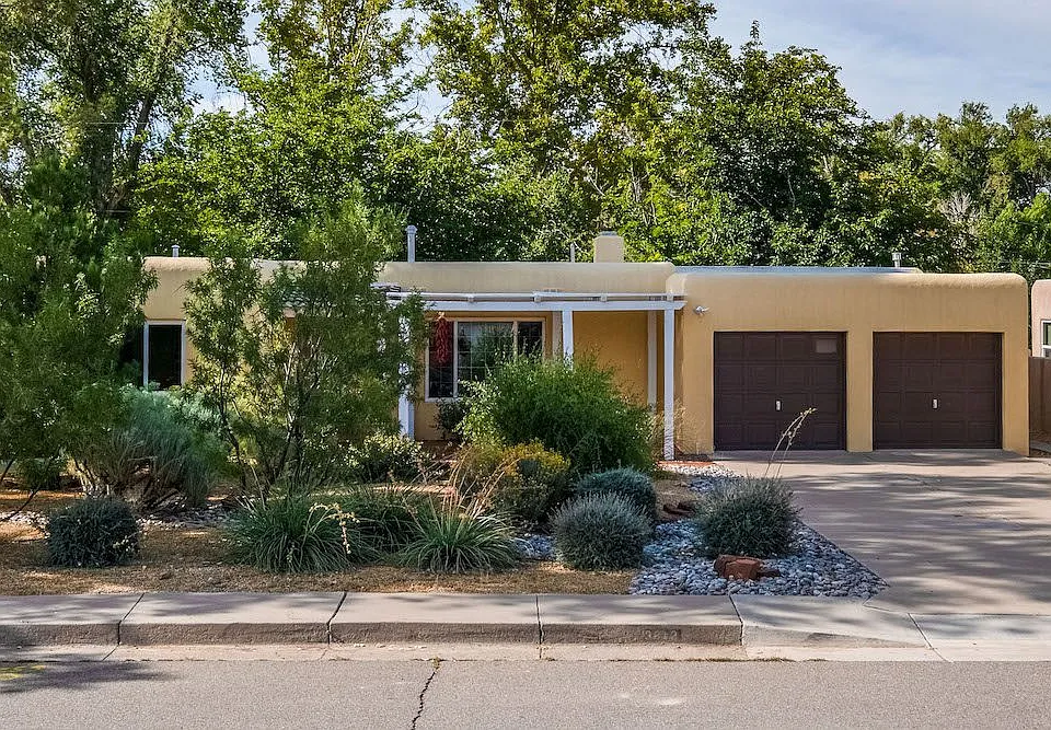 3812 Calle Del Monte NE