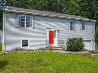 59 Remington Farm Dr, Coventry, RI 02816