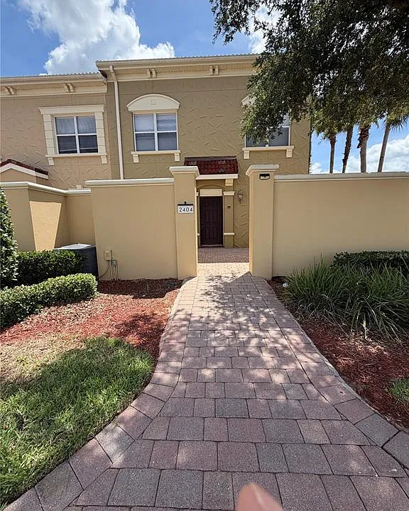2404 Bella Vista Dr