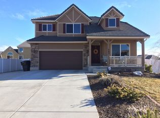 587 Harvest Field Cir, Kaysville, UT 84037