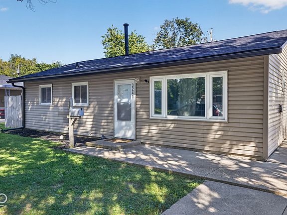 4th image of 3241 Winton Ave