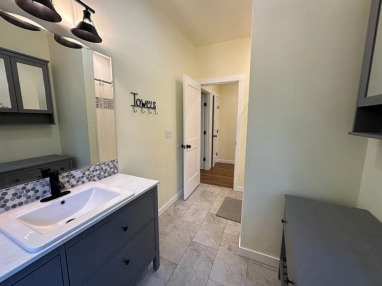 23 Spring Rd — Photo 36