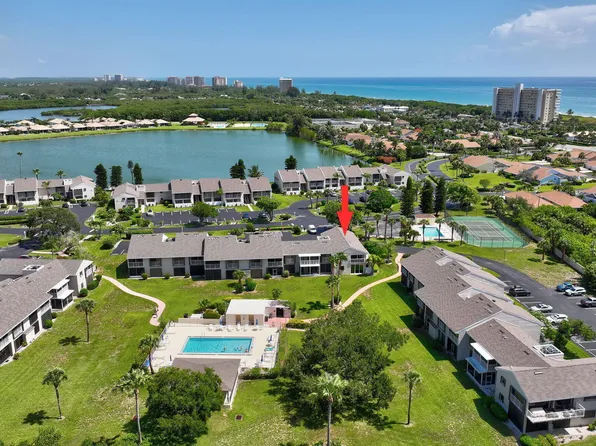 3209 S Lakeview Circle #8-101, Hutchinson Island, FL 34949