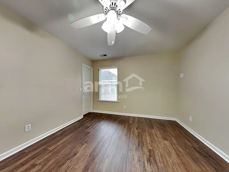 498 Stonebridge Cir — Photo 15