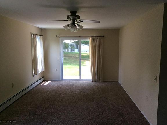 4th image of 28 Tropicana Ct