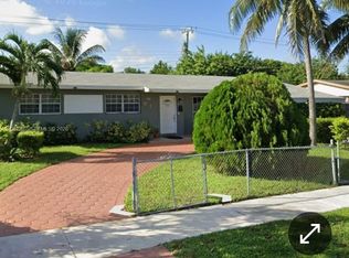 930 NW 180th Ter, Miami Gardens, FL 33169