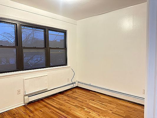 5th image of 42-31 Gleane St #1