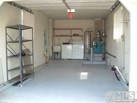 2nd image of 3 Le Diamant St