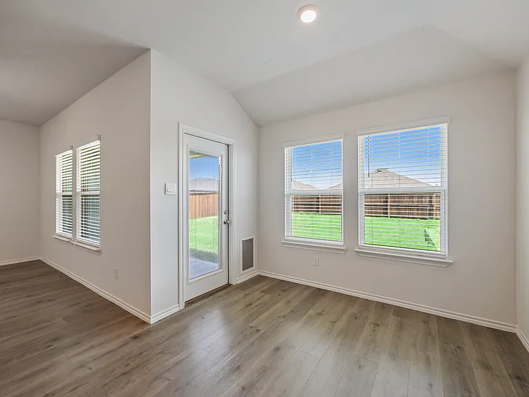 214 Crookedfield Dr — Photo 6