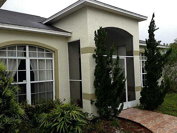 2nd image of 755 Briargrove Ave