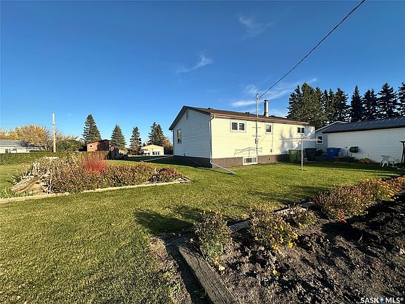 2nd image of 50 Rae Avenue