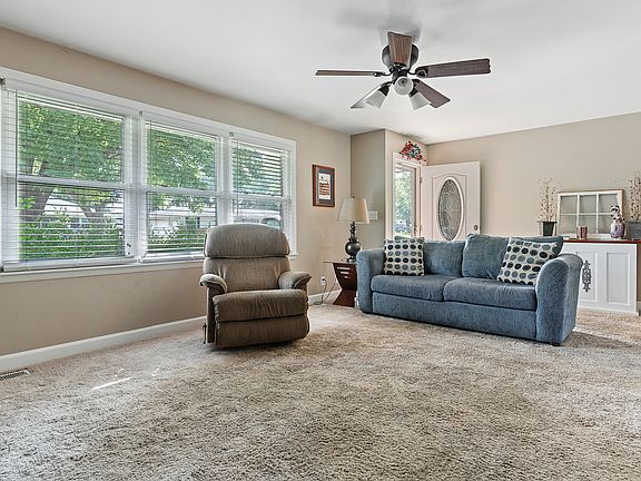 3rd image of 409 S Cheryl Dr