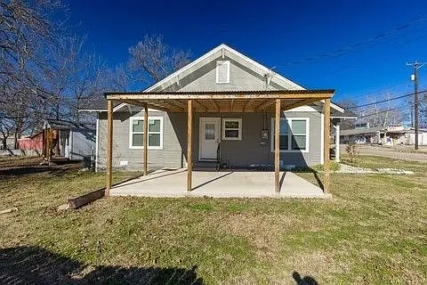 3 bed, 2.0 bath, 1200 sqft, $1,700 — Photo 3