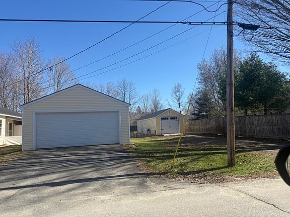 4th image of 39 E Leavitt Street