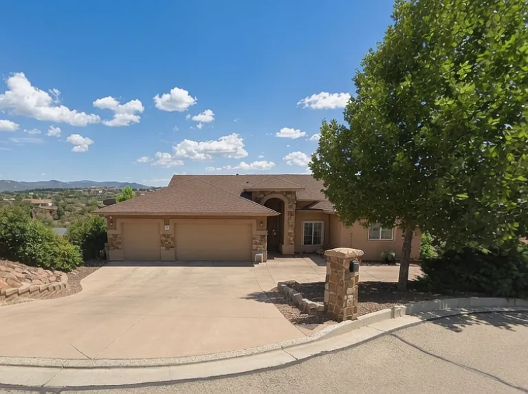 519 S Lakeview Dr — Photo 1