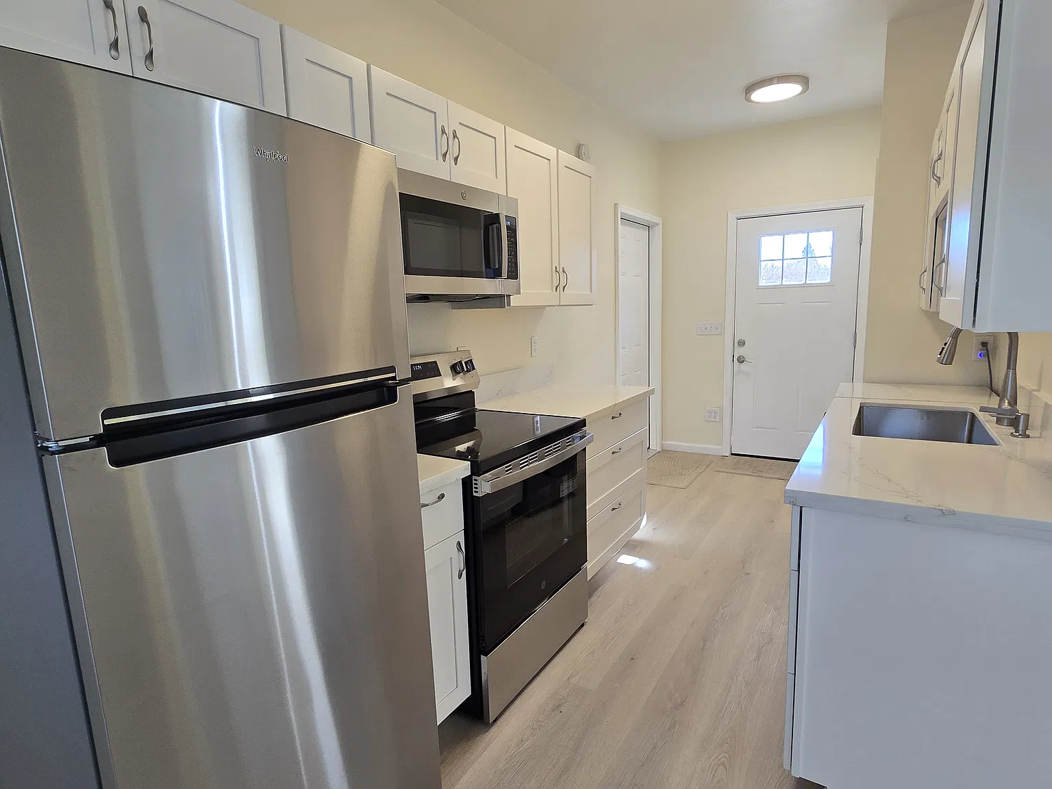 1 bed, 600 sqft, $1,700 — Photo 3