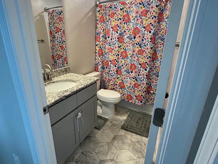 211 Railroad St — Photo 9