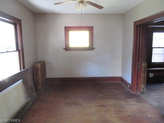 4th image of 3612 Daisy Ave