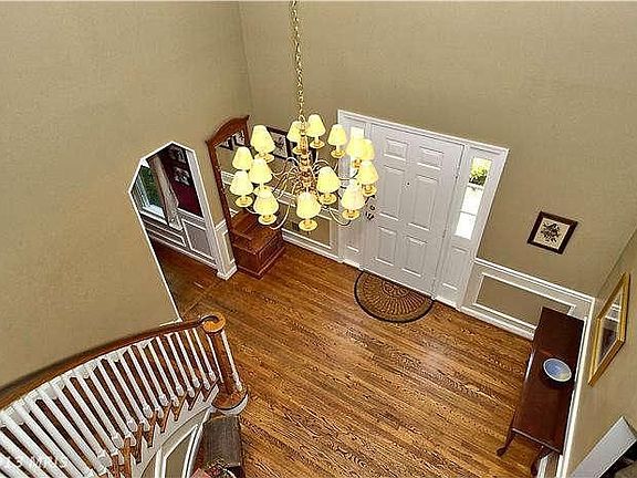 2nd image of 13605 Anndyke Pl
