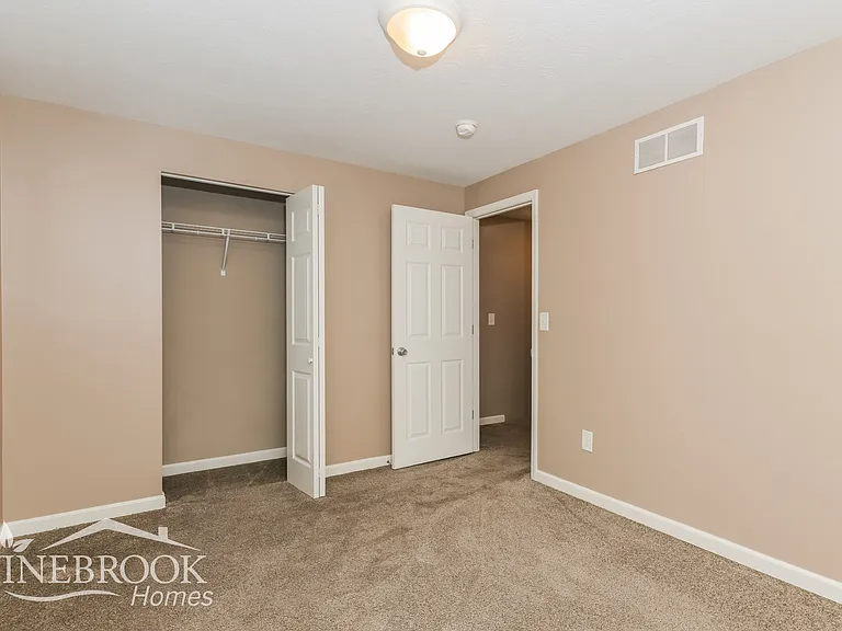 7649 Mount Hood Dr — Photo 13